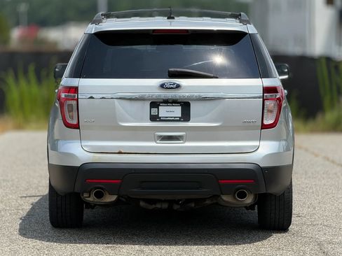 Used 2015 Ford Explorer XLT w/ Equipment Group 201A AWD/4WD image 4