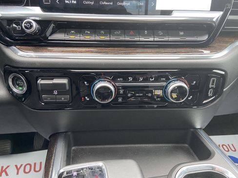 Used 2024 GMC Sierra 1500 Elevation w/ Elevation Premium Package AWD/4WD image 27