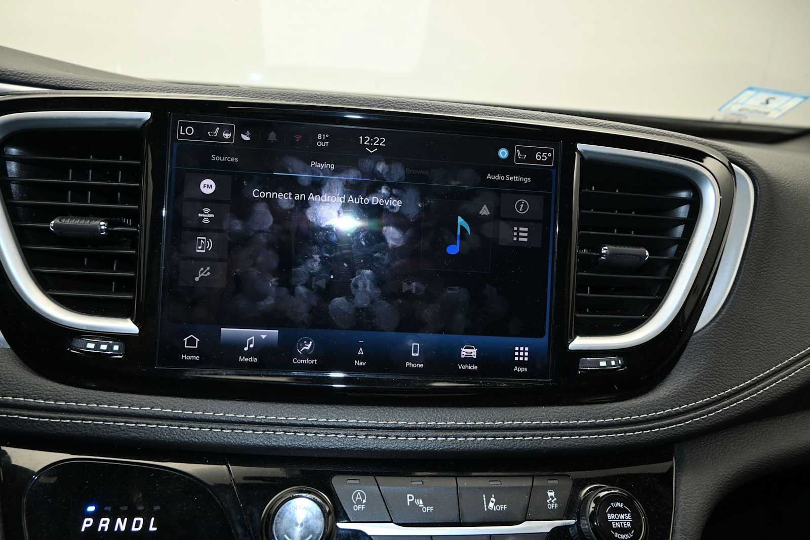 Used 2025 Chrysler Pacifica Limited FWD image 12