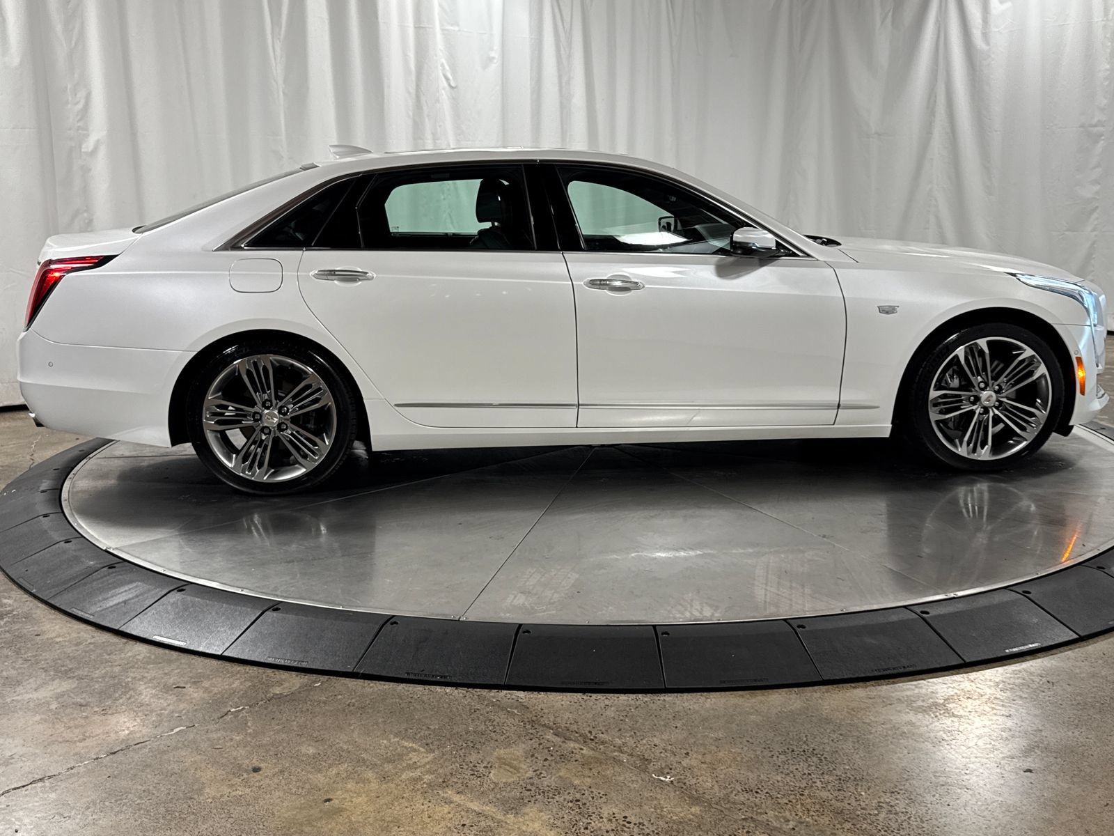 Used 2018 Cadillac CT6 Platinum AWD/4WD image 6