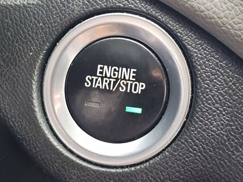 Used 2023 Chevrolet Equinox LT w/ Driver Convenience Package image 21