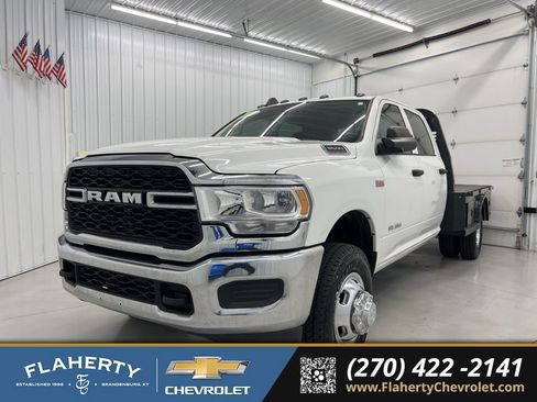 Used 2020 RAM 3500 Tradesman w/ Chrome Appearance Group image 6