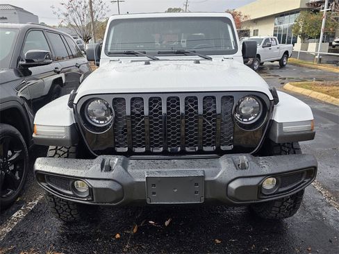 Used 2023 Jeep Gladiator Willys image 2