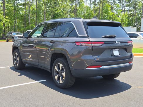 Used 2023 Jeep Grand Cherokee 4WD 4xe image 11