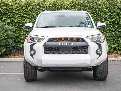 Used 2021 Toyota 4Runner SR5 Premium w/ Moonroof Package AWD/4WD image 2