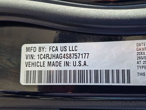 Used 2025 Jeep Grand Cherokee Altitude AWD/4WD image 35