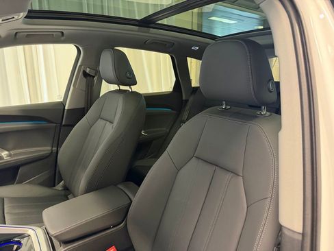 Certified 2025 Audi Q5 Premium w/ Convenience Package AWD/4WD image 5
