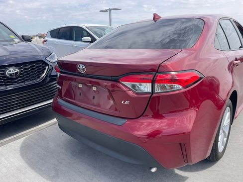Used 2024 Toyota Corolla LE w/ LE Premium Package FWD image 4