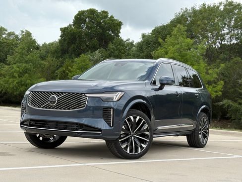 New 2026 Volvo XC90 B5 Ultra w/ Protection Package Premier AWD/4WD image 2