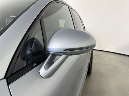 Certified 2025 Porsche Macan GTS image 12