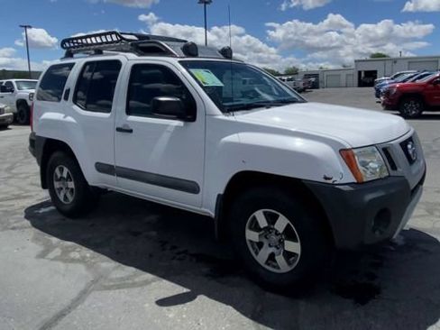 Used 2012 Nissan Xterra PRO-4X AWD/4WD image 2
