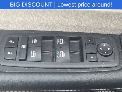 Used 2023 Chrysler Pacifica Touring-L FWD image 28