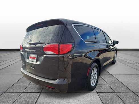 Used 2024 Chrysler Voyager LX FWD image 5