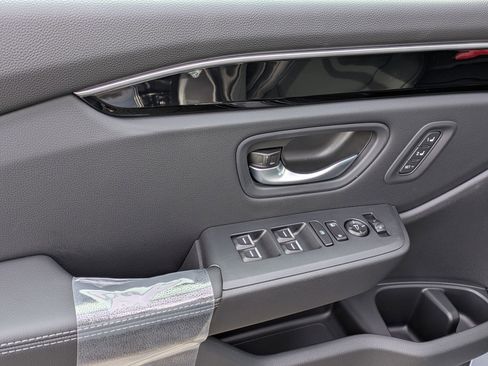 New 2025 Honda Pilot EX-L image 13