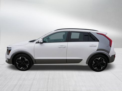 Certified 2023 Kia Niro Wave w/ Wave Preserve Package FWD image 4