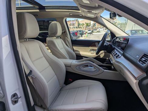 Used 2022 Mercedes-Benz GLS 450 4MATIC image 30