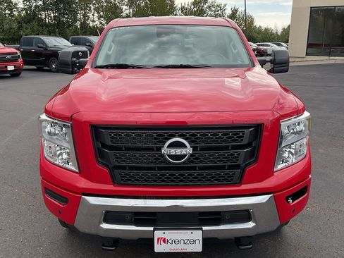 Used 2024 Nissan Titan SV w/ SV Convenience Package image 2