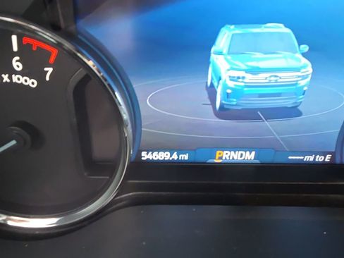 Used 2024 Ford Expedition XLT image 32