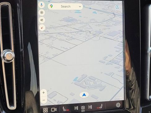 Used 2023 Volvo XC40 B5 Core image 19