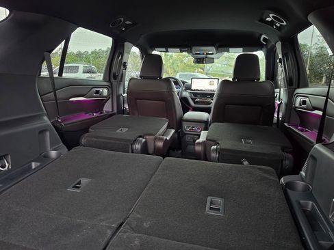 New 2026 Ford Explorer Platinum image 36