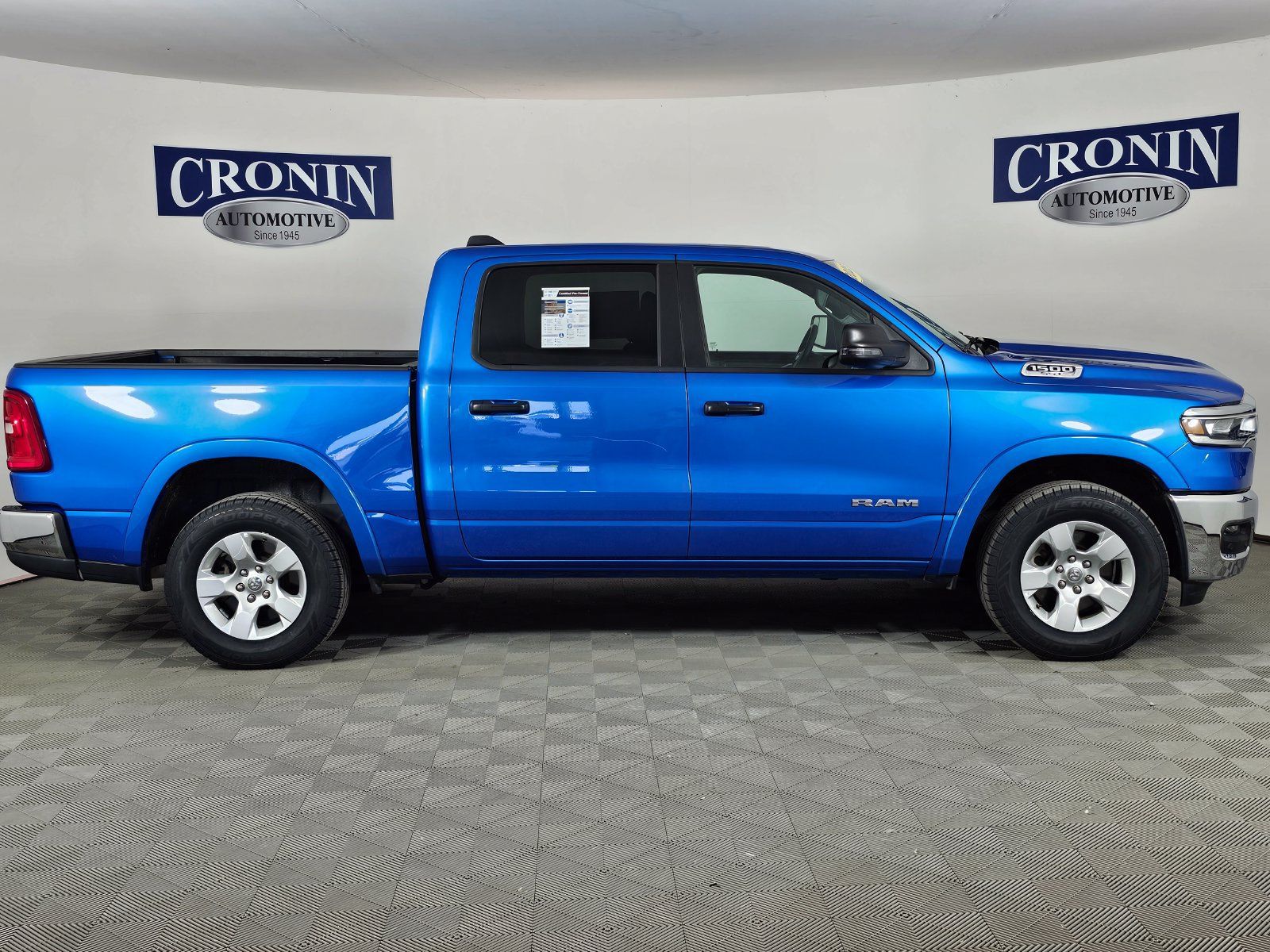 Used 2025 RAM 1500 Big Horn AWD/4WD image 29