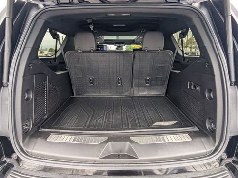 Used 2024 Chevrolet Suburban Z71 w/ Luxury Package image 13