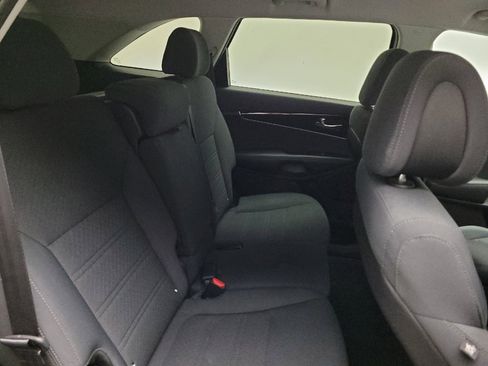 Used 2016 Kia Sorento FWD w/ LX Convenience Package image 19