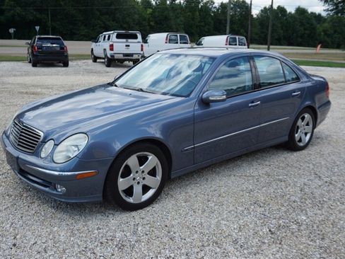 Used 2004 Mercedes-Benz E 500 4MATIC Sedan image 6