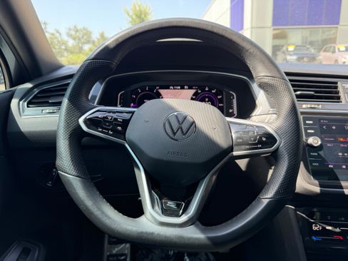Used 2022 Volkswagen Tiguan SEL R-Line AWD/4WD image 17