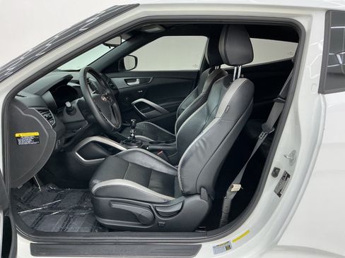 Used 2016 Hyundai Veloster Turbo FWD image 14