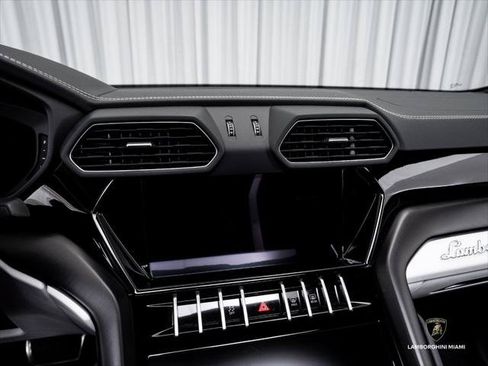 Used 2024 Lamborghini Urus S AWD/4WD image 25