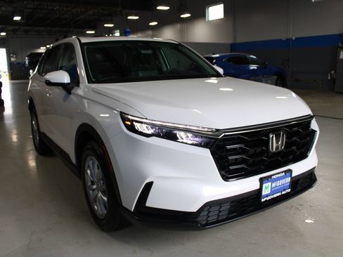 Used 2026 Honda CR-V EX image 3