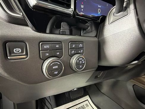 Used 2024 Chevrolet Silverado 1500 LT Trail Boss w/ LT Trail Boss Premium Package AWD/4WD image 20