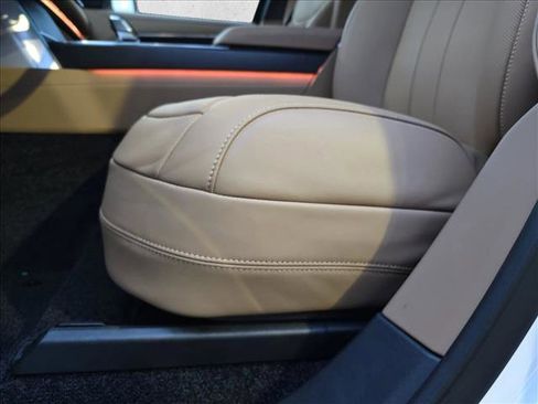 New 2026 Land Rover Range Rover Long Wheelbase SE image 27