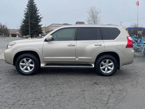 Used 2013 Lexus GX 460 image 2