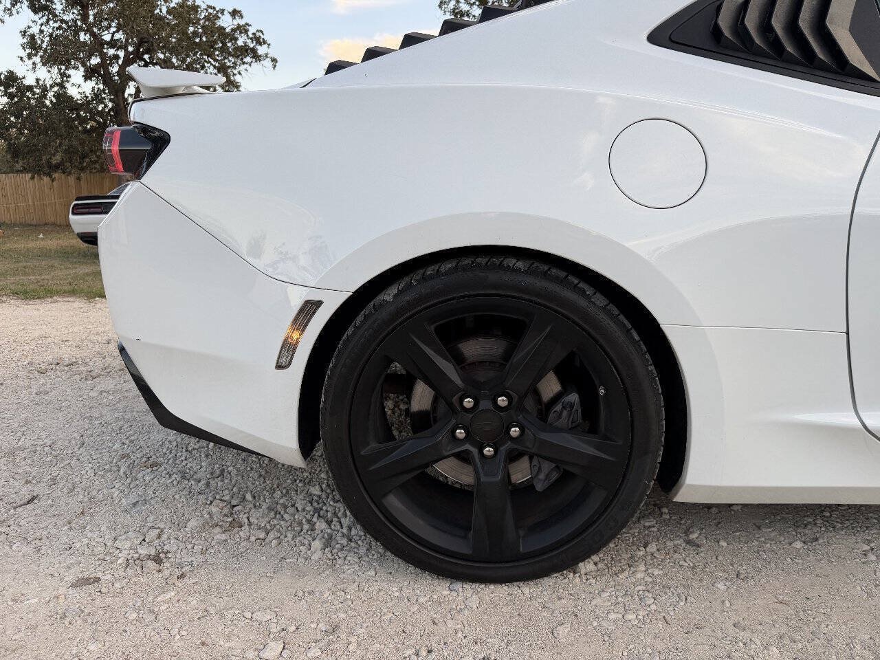 Used 2018 Chevrolet Camaro SS RWD image 7