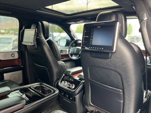 Used 2021 Lincoln Navigator L Reserve AWD/4WD image 32