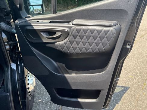 Used 2021 Mercedes-Benz Sprinter 3500 image 19