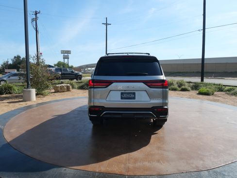 Used 2023 Lexus LX 600 F Sport image 3