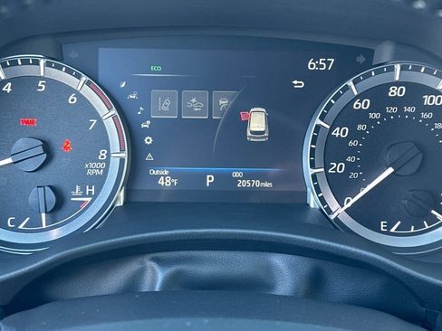 Used 2024 Toyota Highlander XLE image 30