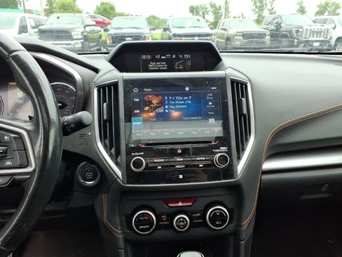 Used 2020 Subaru Crosstrek 2.0i Limited w/ Moonroof Package w/Navigation AWD/4WD image 9