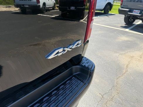Used 2019 RAM 1500 Laramie AWD/4WD image 43