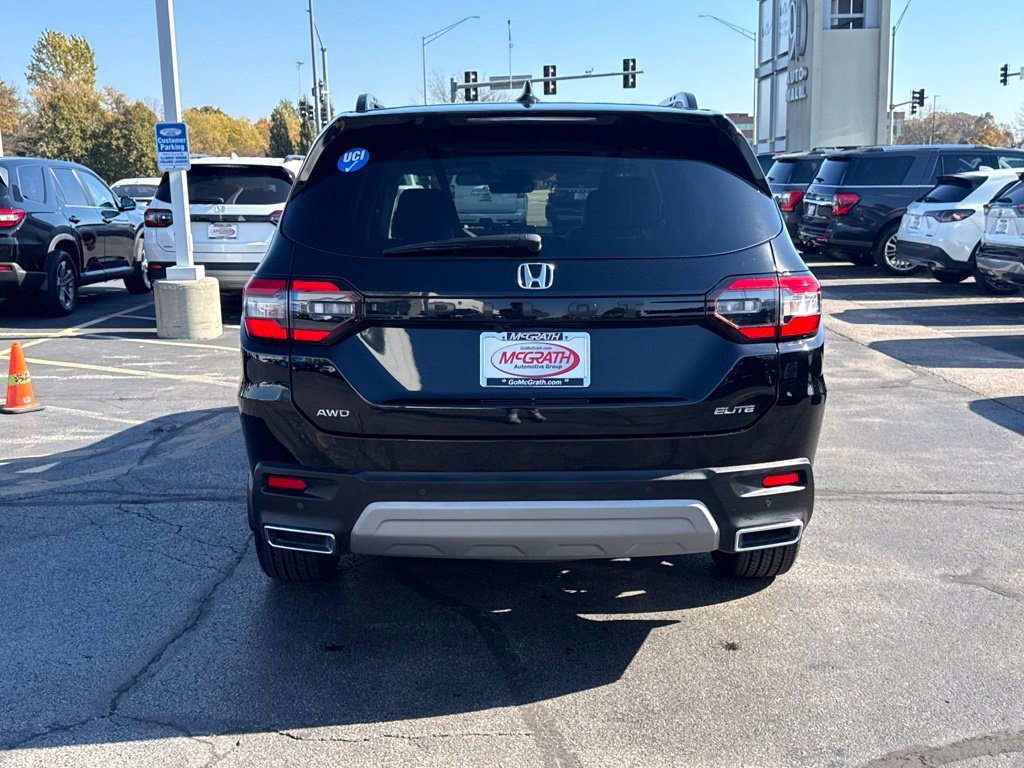 Used 2025 Honda Pilot Elite image 9
