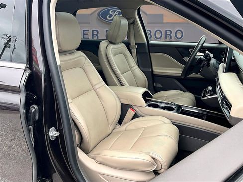 Used 2023 Lincoln Corsair Reserve w/ Equipment Group 202A AWD/4WD image 7