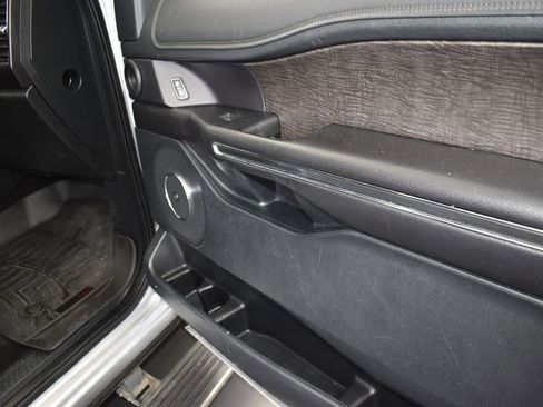 Used 2018 Ford Expedition Limited image 23