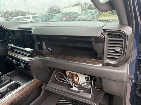 Used 2023 Chevrolet Silverado 1500 RST w/ Z71 Off-Road Package image 37