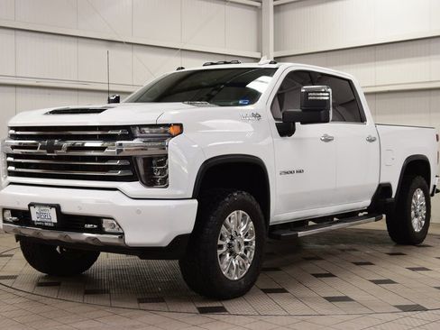 Used 2021 Chevrolet Silverado 2500 High Country w/ Z71 Off-Road Package image 3