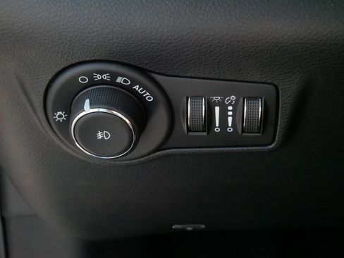 Used 2026 Jeep Compass Latitude AWD/4WD image 27