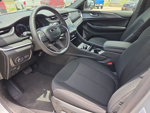 New 2026 Jeep Grand Cherokee Laredo X RWD image 10