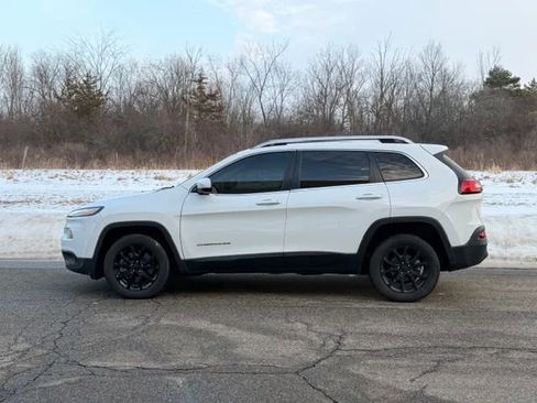 Used 2018 Jeep Cherokee Latitude image 5
